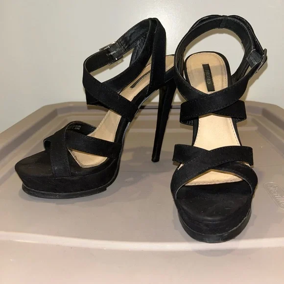 Black Strappy Platform Heels - Picture 2 of 3